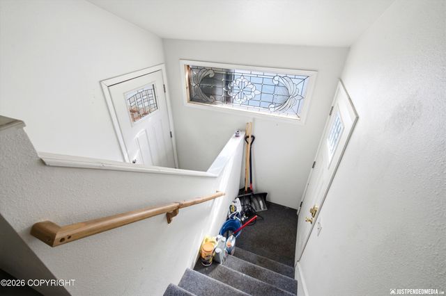 2615 W 33rd Avenue, Anchorage, AK 99517