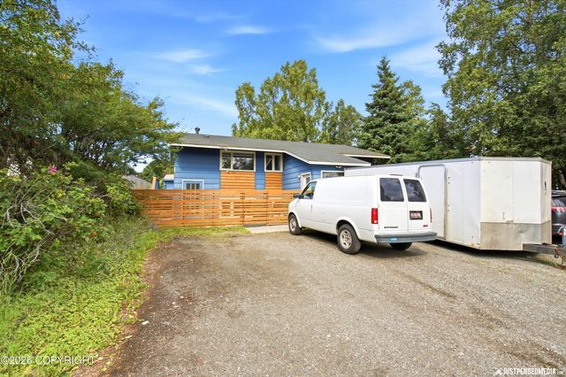 2615 W 33rd Avenue, Anchorage, AK 99517