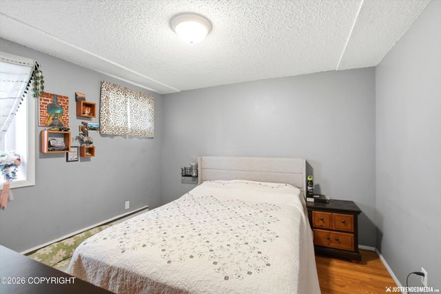 2615 W 33rd Avenue, Anchorage, AK 99517