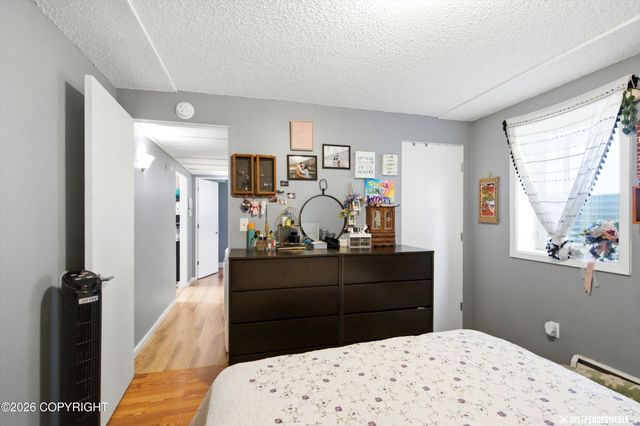 2615 W 33rd Avenue, Anchorage, AK 99517
