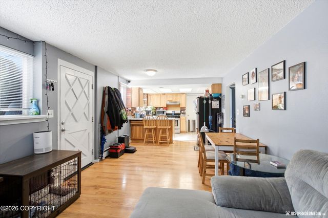 2615 W 33rd Avenue, Anchorage, AK 99517