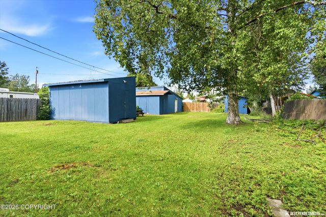 2615 W 33rd Avenue, Anchorage, AK 99517
