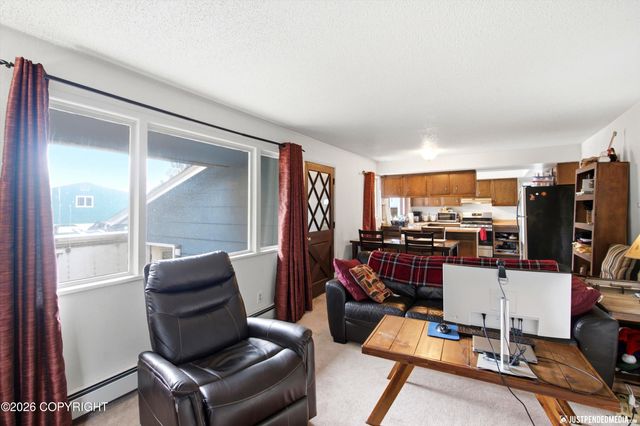 2615 W 33rd Avenue, Anchorage, AK 99517