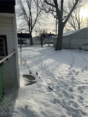 172 Best Street, Bedford, OH 44146