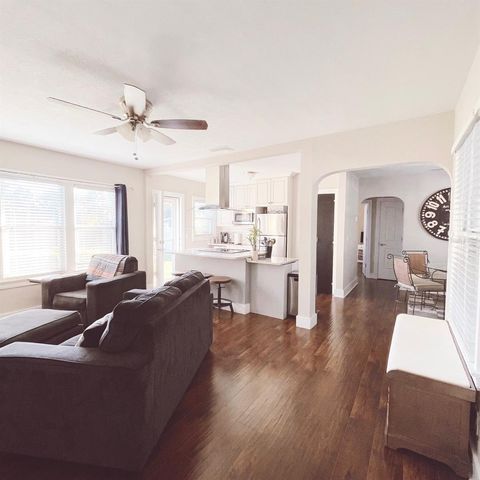 4120 2ND AVENUE S, St Petersburg, FL 33711