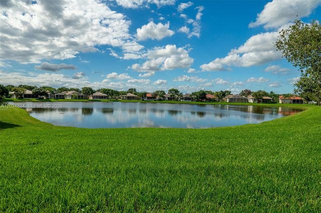 2675 Clipper Cir, West Palm Beach, FL 33411
