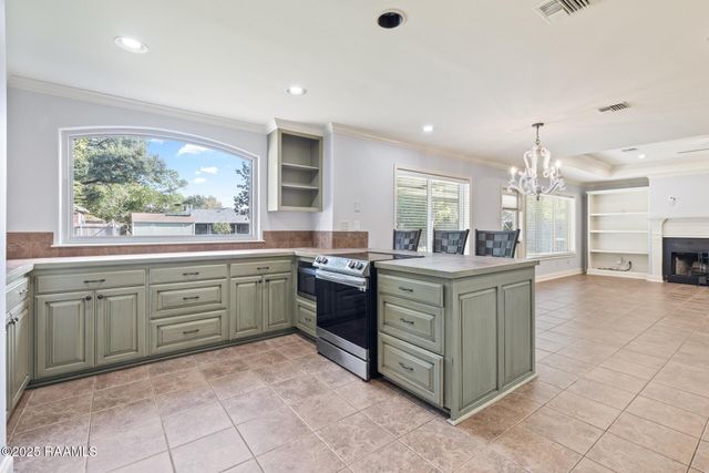 409 Orangewood Drive, Lafayette, LA 70503