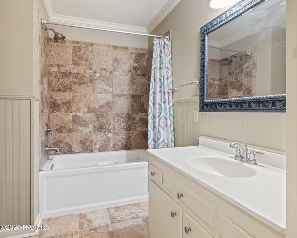 409 Orangewood Drive, Lafayette, LA 70503