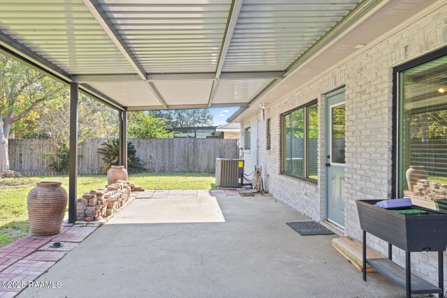 409 Orangewood Drive, Lafayette, LA 70503