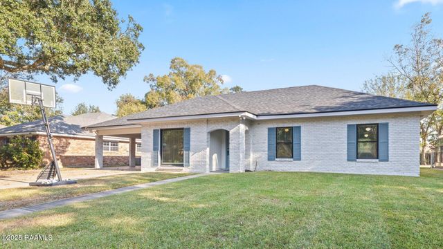 409 Orangewood Drive, Lafayette, LA 70503