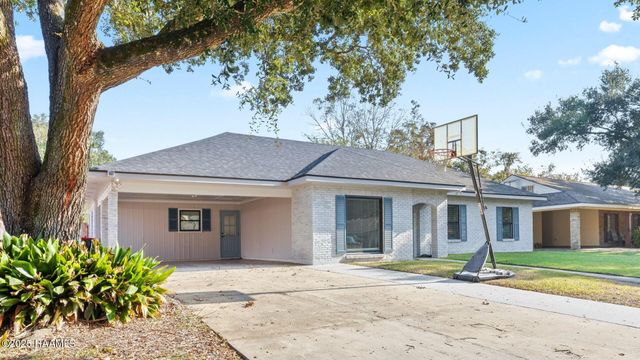 409 Orangewood Drive, Lafayette, LA 70503