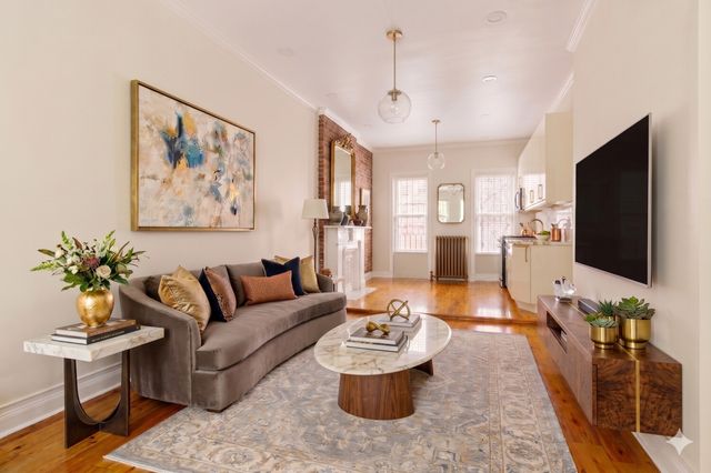 425 PUTNAM Avenue, New York City, NY 11221