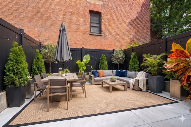 425 PUTNAM Avenue, New York City, NY 11221