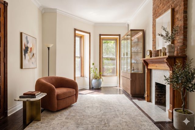 425 PUTNAM Avenue, New York City, NY 11221