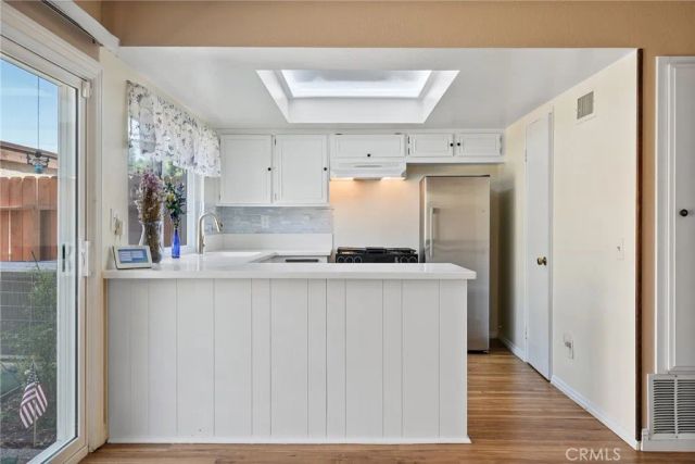 20119 Leadwell Street 3, Winnetka, CA 91306