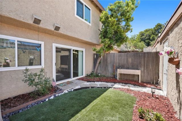 20119 Leadwell Street 3, Winnetka, CA 91306