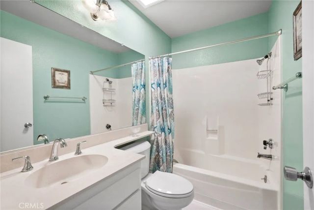 20119 Leadwell Street 3, Winnetka, CA 91306