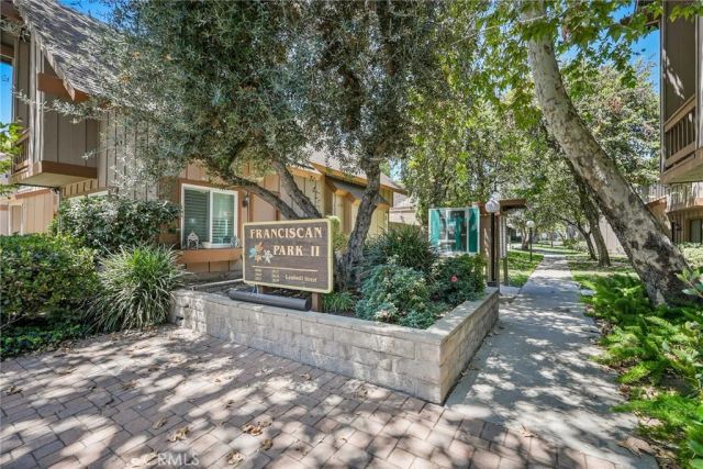 20119 Leadwell Street 3, Winnetka, CA 91306