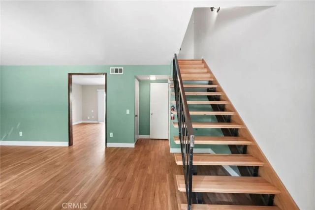 20119 Leadwell Street 3, Winnetka, CA 91306