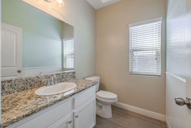 2347 W Babcock Avenue, Visalia, CA 93291