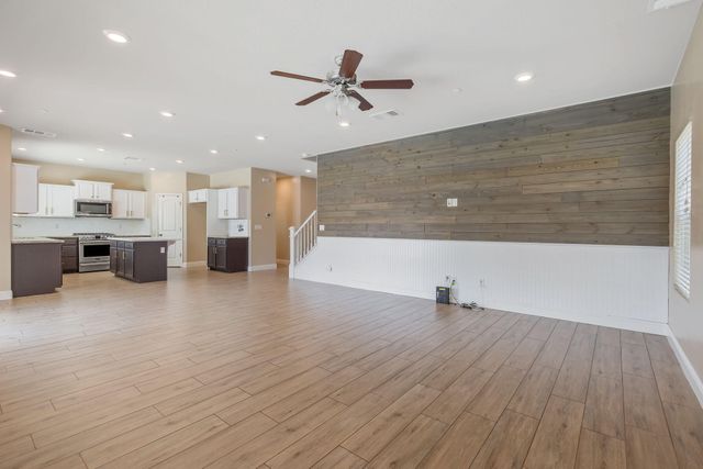 2347 W Babcock Avenue, Visalia, CA 93291