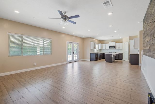 2347 W Babcock Avenue, Visalia, CA 93291