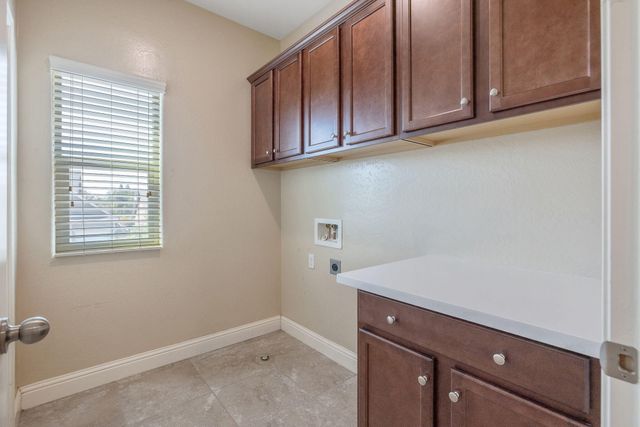 2347 W Babcock Avenue, Visalia, CA 93291