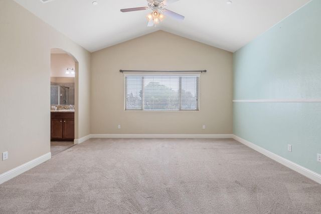 2347 W Babcock Avenue, Visalia, CA 93291