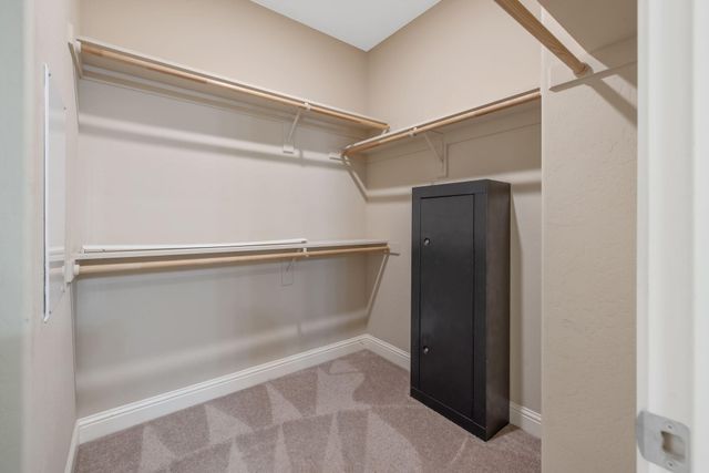 2347 W Babcock Avenue, Visalia, CA 93291