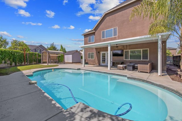 2347 W Babcock Avenue, Visalia, CA 93291