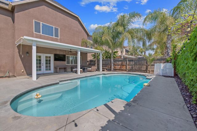 2347 W Babcock Avenue, Visalia, CA 93291