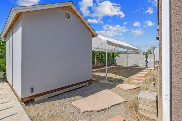 2347 W Babcock Avenue, Visalia, CA 93291