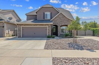 2347 W Babcock Avenue, Visalia, CA 93291