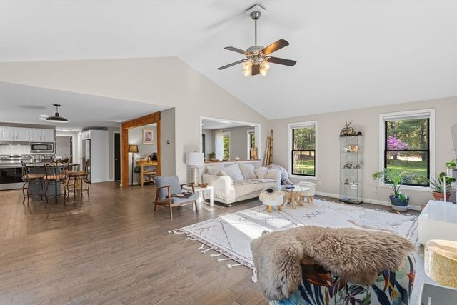 2 Wildwood Dr, Brookline, NH 03033