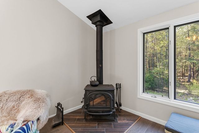 2 Wildwood Dr, Brookline, NH 03033