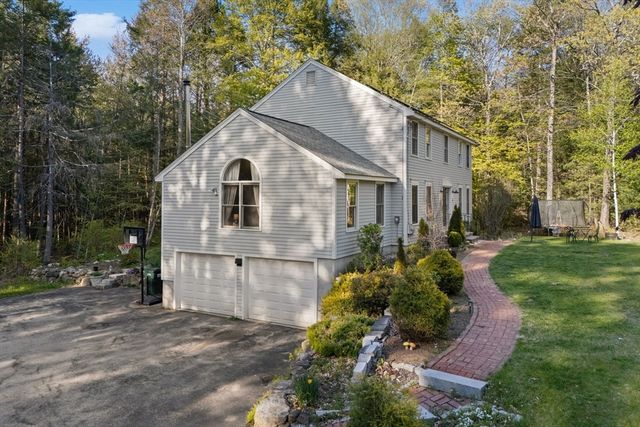 2 Wildwood Dr, Brookline, NH 03033