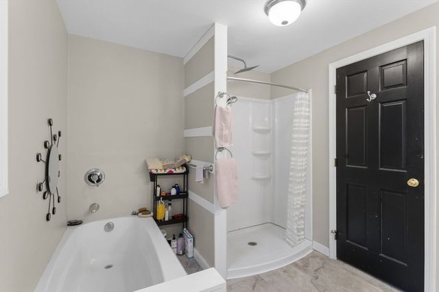 2 Wildwood Dr, Brookline, NH 03033