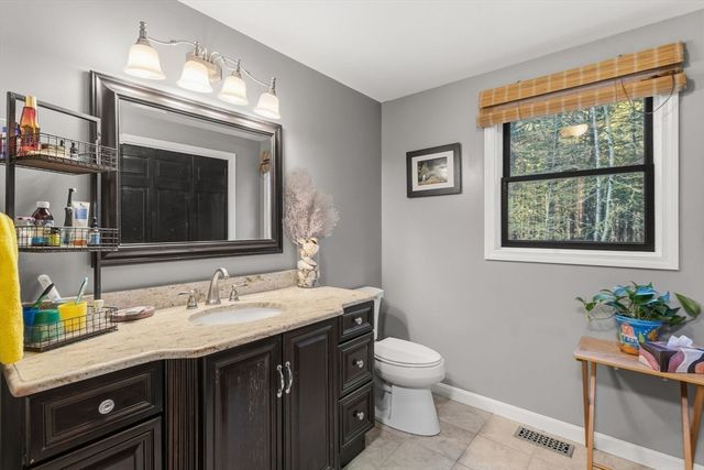 2 Wildwood Dr, Brookline, NH 03033