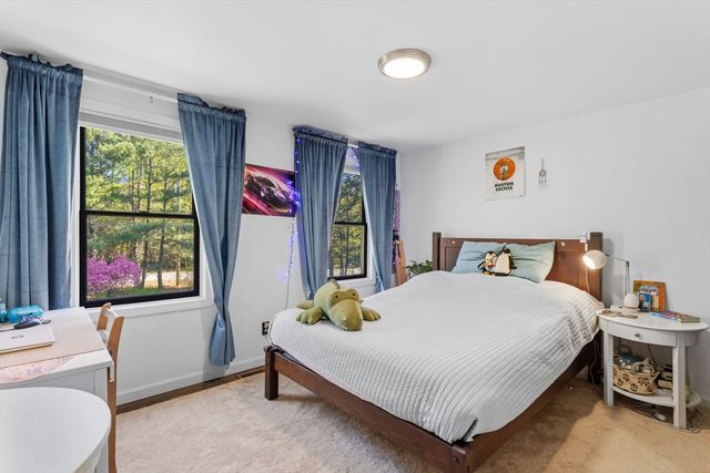2 Wildwood Dr, Brookline, NH 03033