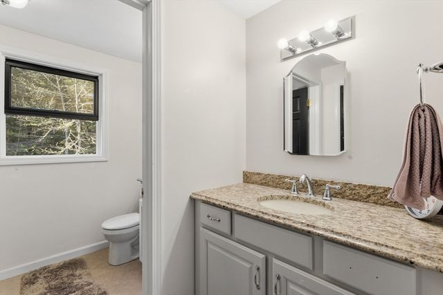 2 Wildwood Dr, Brookline, NH 03033
