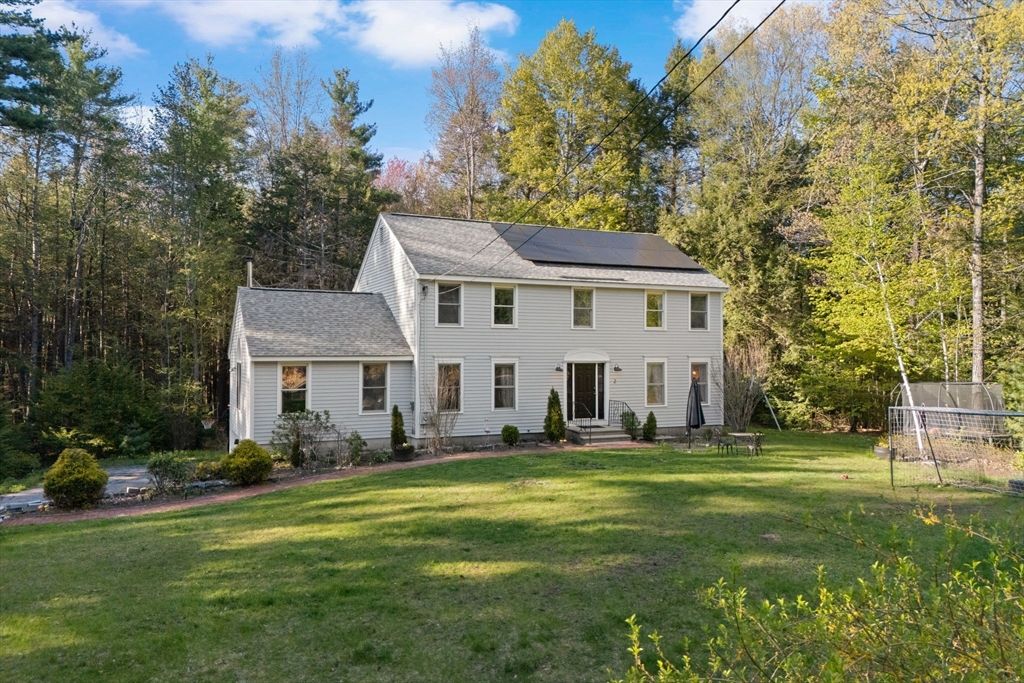2 Wildwood Dr, Brookline, NH 03033