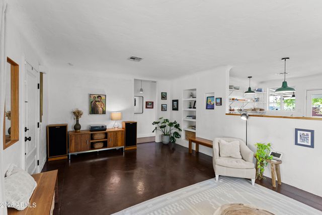 1105 W WILLETTA Street, Phoenix, AZ 85007