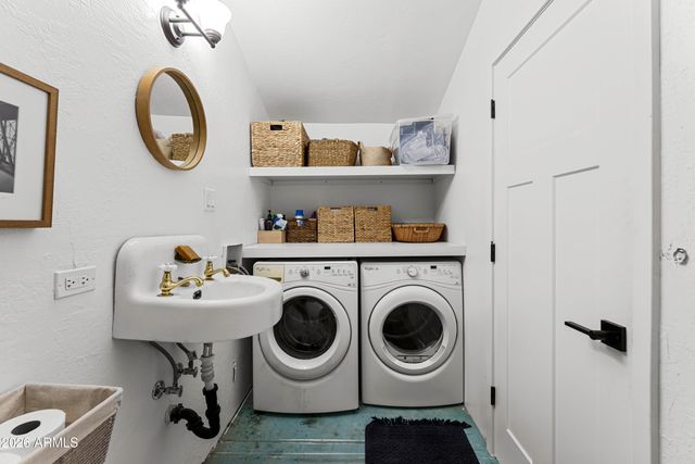 1105 W WILLETTA Street, Phoenix, AZ 85007