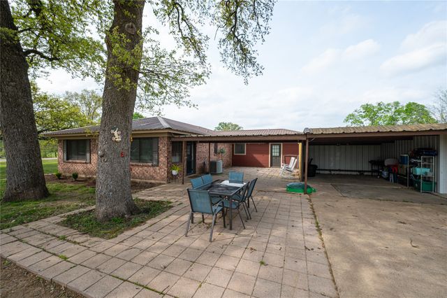 1017 County Road 15390, Deport, TX 75435