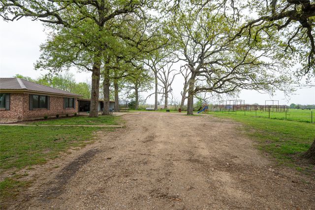 1017 County Road 15390, Deport, TX 75435