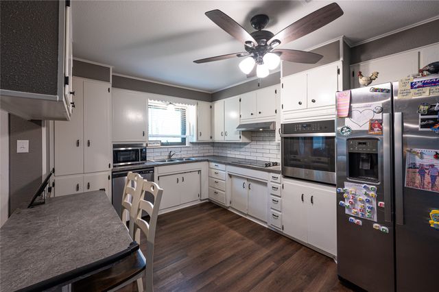 1017 County Road 15390, Deport, TX 75435