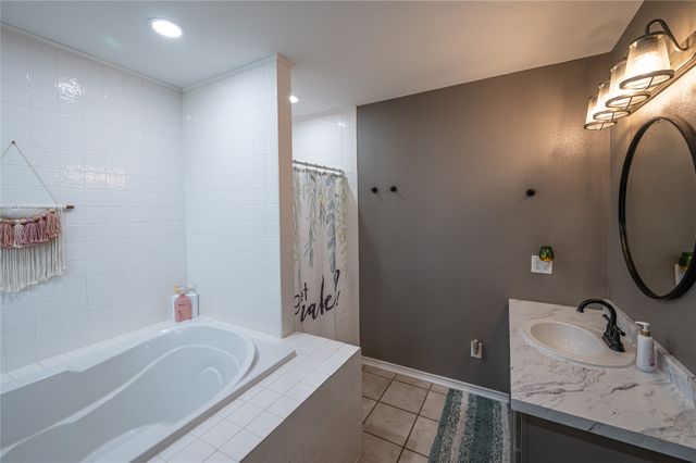 1017 County Road 15390, Deport, TX 75435