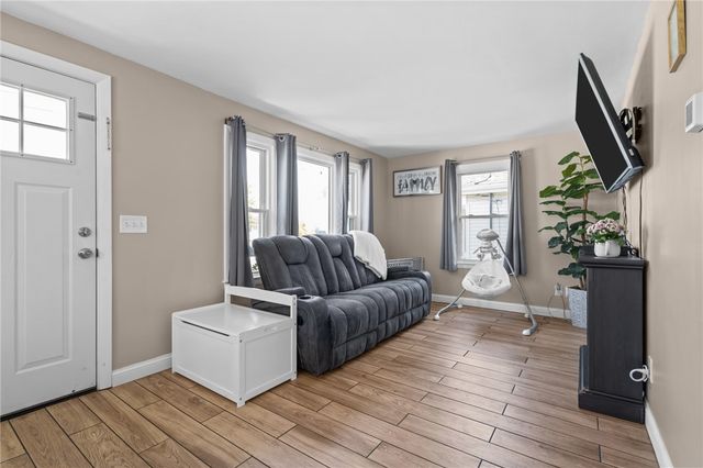 33 Belmont Avenue, East Providence, RI 02914