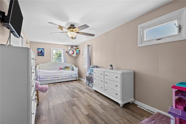 33 Belmont Avenue, East Providence, RI 02914