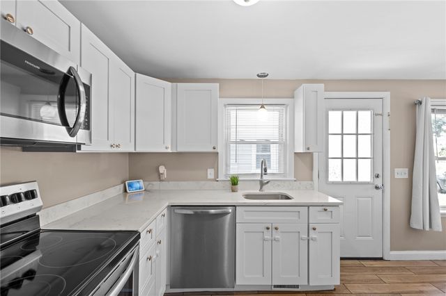 33 Belmont Avenue, East Providence, RI 02914
